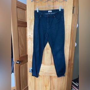 Size 8 loft jeans. Dark blue great stretch. Only worn once